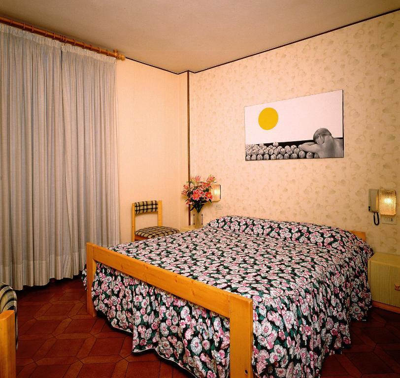 Hotel Del Pesce Luino Pokoj fotografie